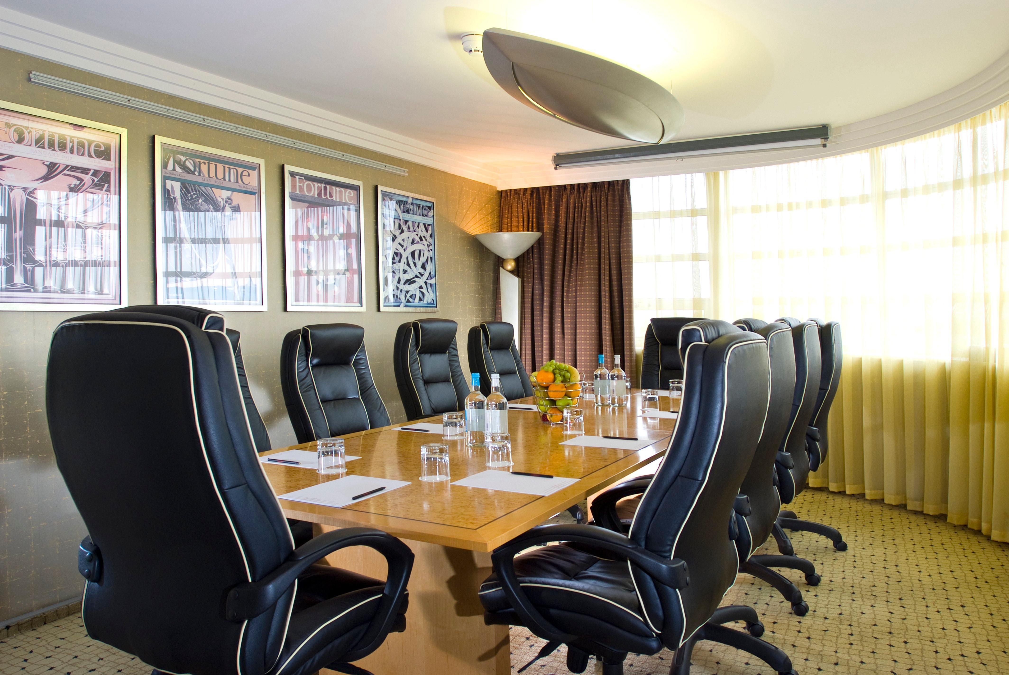 Crowne Plaza Liverpool - John Lennon Airport By Ihg Экстерьер фото